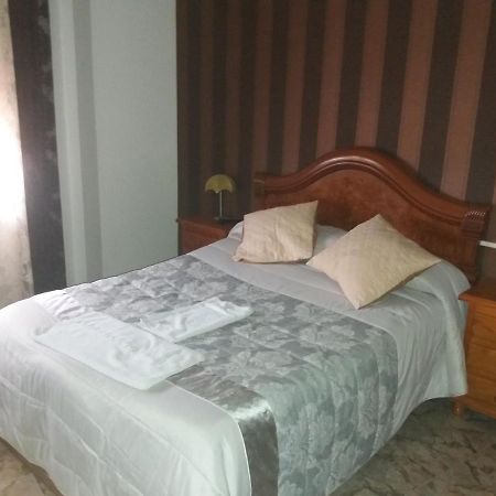 Hostal Texas 2 Fuentes de Ebro Zewnętrze zdjęcie