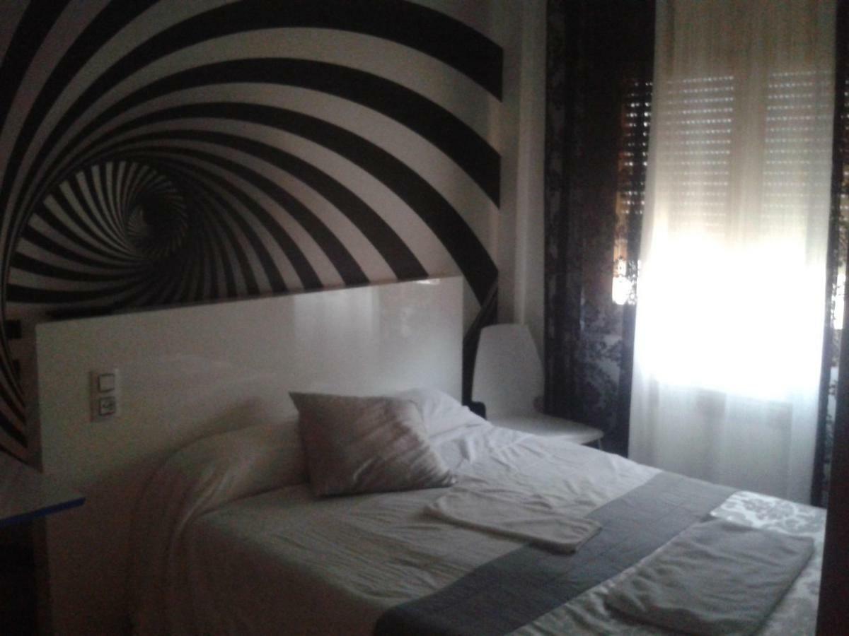 Hostal Texas 2 Fuentes de Ebro Zewnętrze zdjęcie