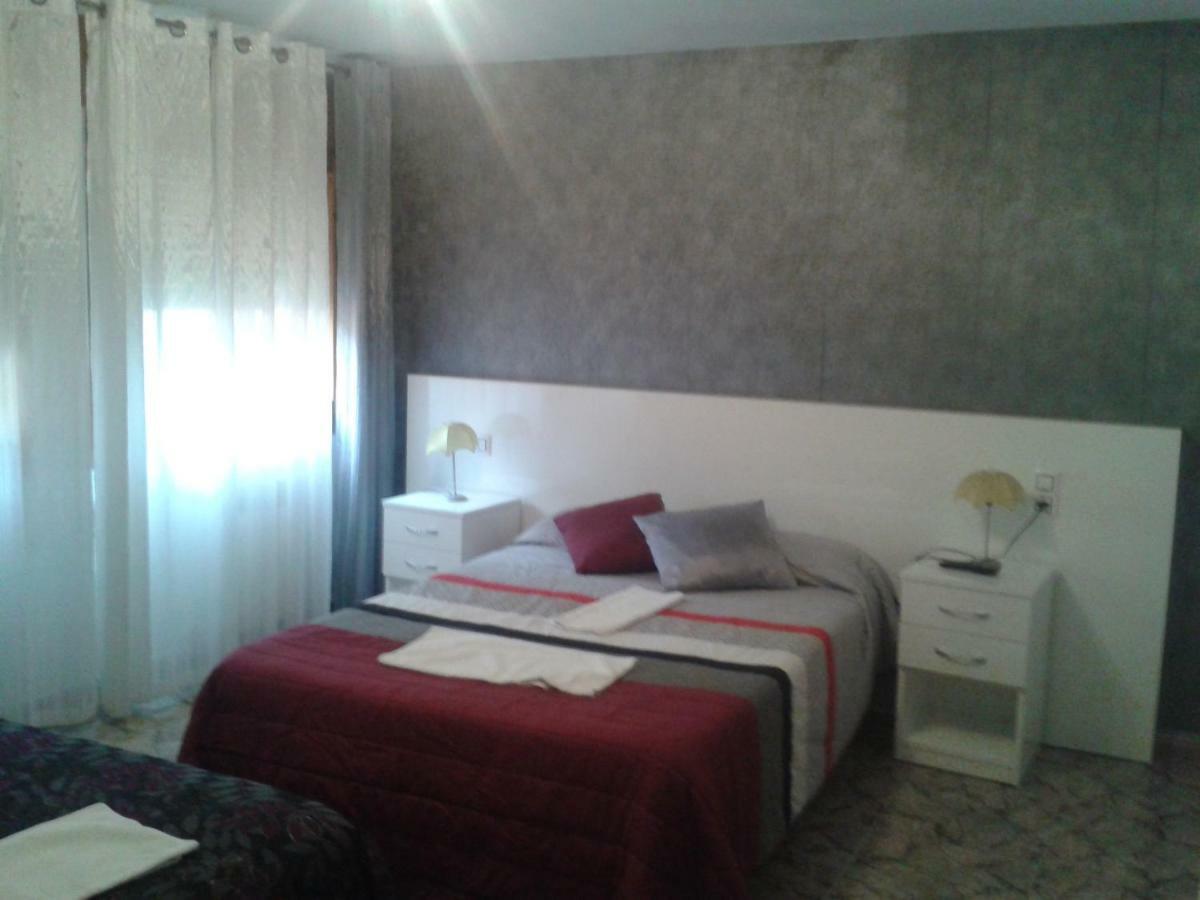 Hostal Texas 2 Fuentes de Ebro Zewnętrze zdjęcie
