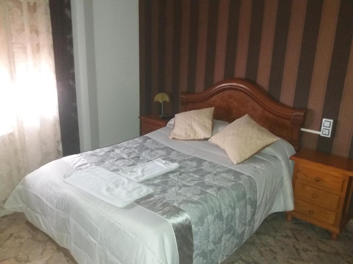 Hostal Texas 2 Fuentes de Ebro Zewnętrze zdjęcie